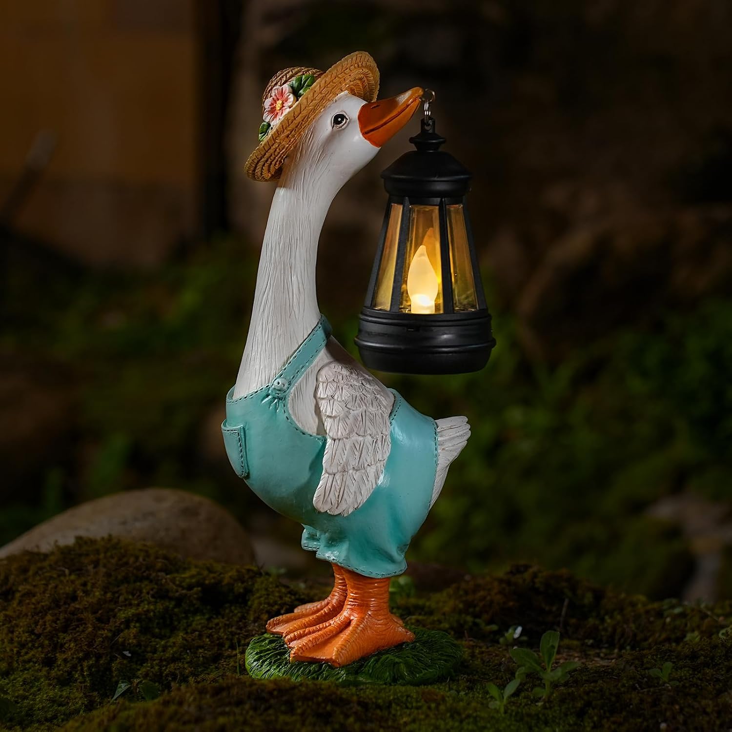 Solar Garden Outdoor Statues Goose, Goose Outdoor Lawn and Garden Statue, Lawn Decor Statue for Patio, Balcony, Yard Ornament - Gifts for Mom Grandma Women